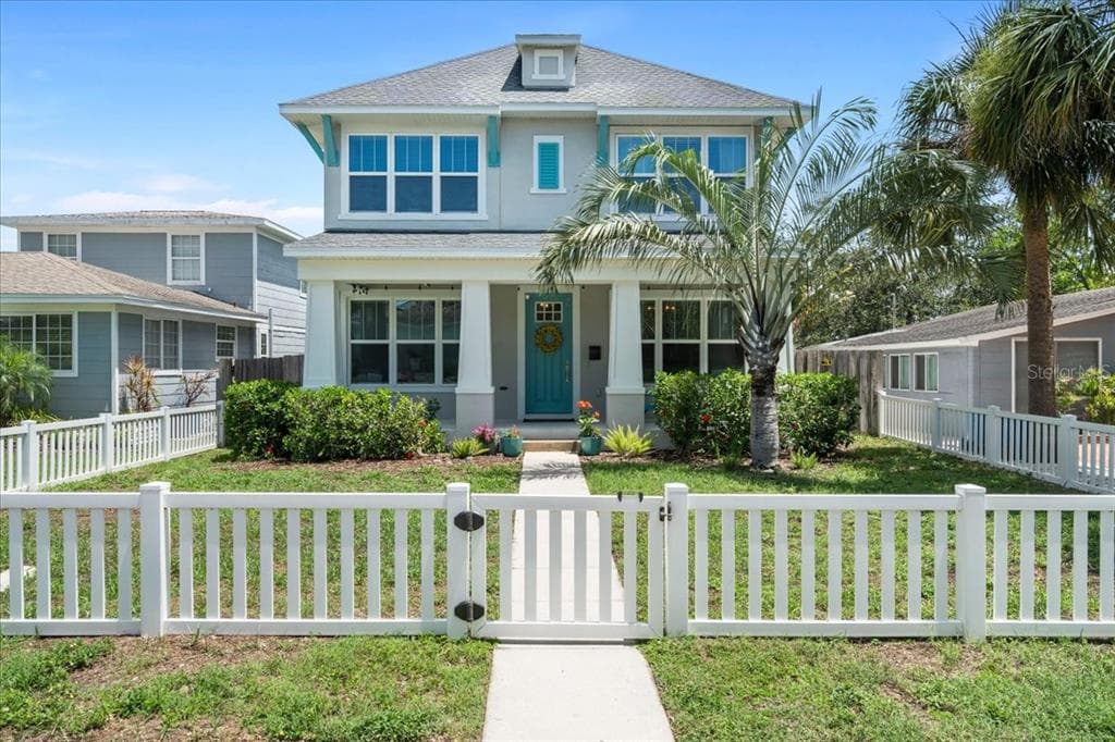 627 32ND AVENUE N ST PETERSBURG, FL 33704