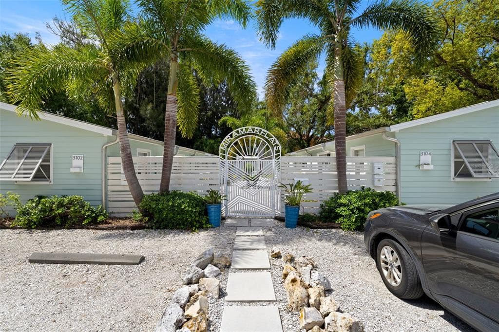 3104 W SAN JUAN STREET TAMPA, FL 33629
