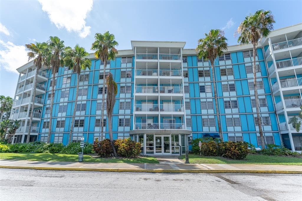 3315 58TH AVENUE S UNIT 512 ST PETERSBURG, FL 33712