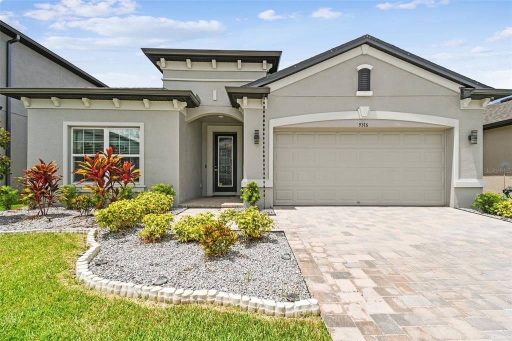 9316 CRESCENT RAY DRIVE WESLEY CHAPEL, FL 33545