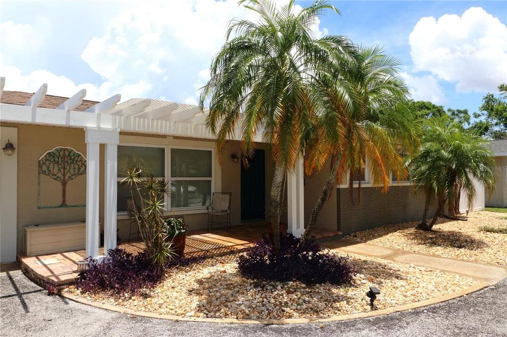 6045 2ND AVENUE N ST PETERSBURG, FL 33710