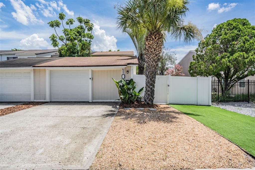 103 E DAVIS BOULEVARD UNIT B TAMPA, FL 33606