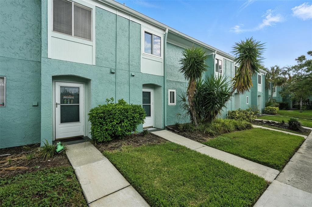 143 114TH AVENUE N UNIT 143 ST PETERSBURG, FL 33716