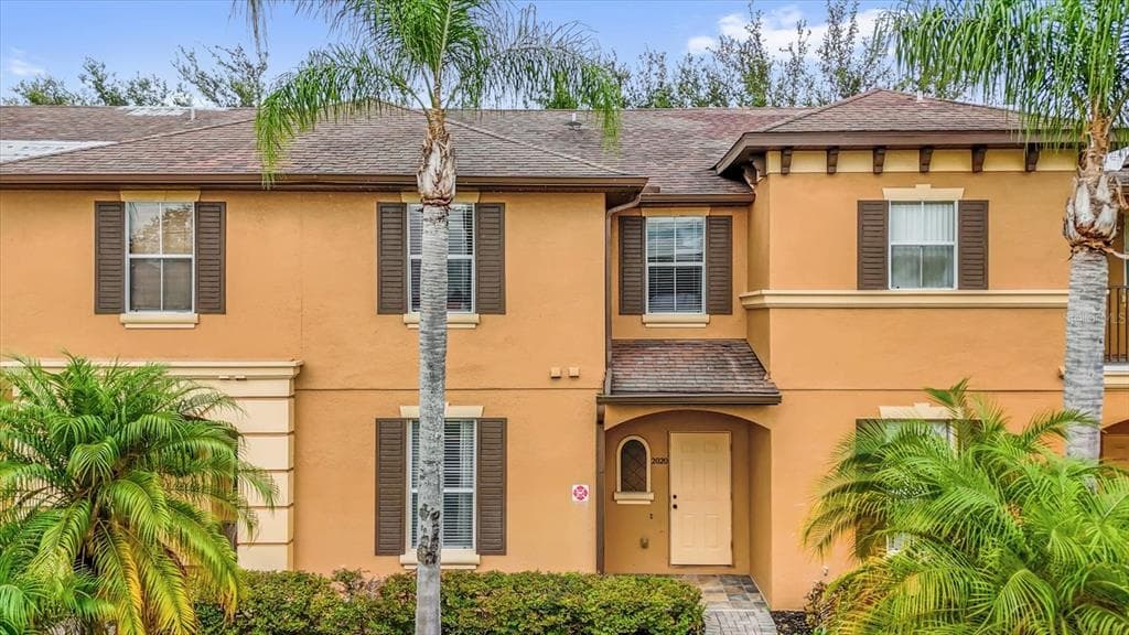 2020 CALABRIA AVENUE DAVENPORT, FL 33897