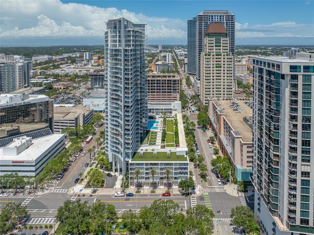 175 1ST STREET S UNIT 2505 ST PETERSBURG, FL 33701