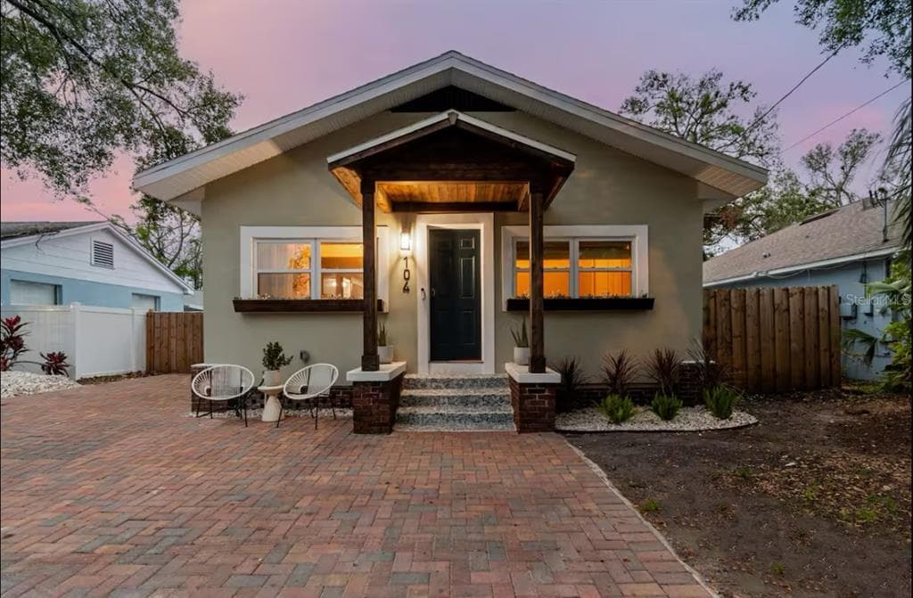 104 W CAYUGA ST TAMPA, FL 33603