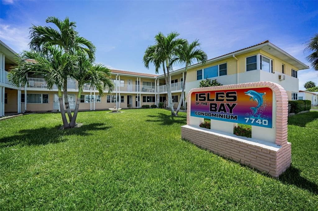 7740 BOCA CIEGA DRIVE UNIT 204 ST PETE BEACH, FL 33706