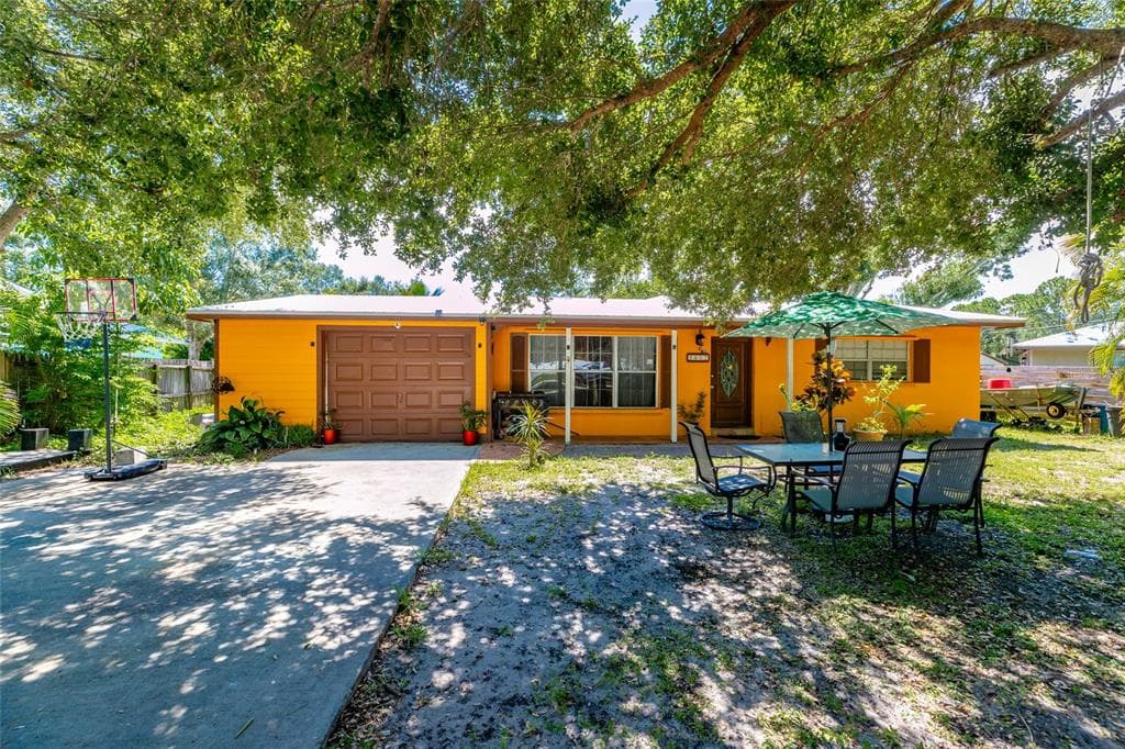 5402 SHANNON DRIVE FORT PIERCE, FL 34951