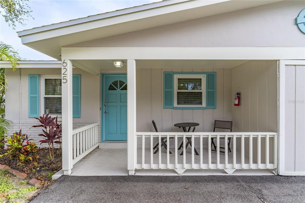 625 LYNDHURST STREET DUNEDIN, FL 34698