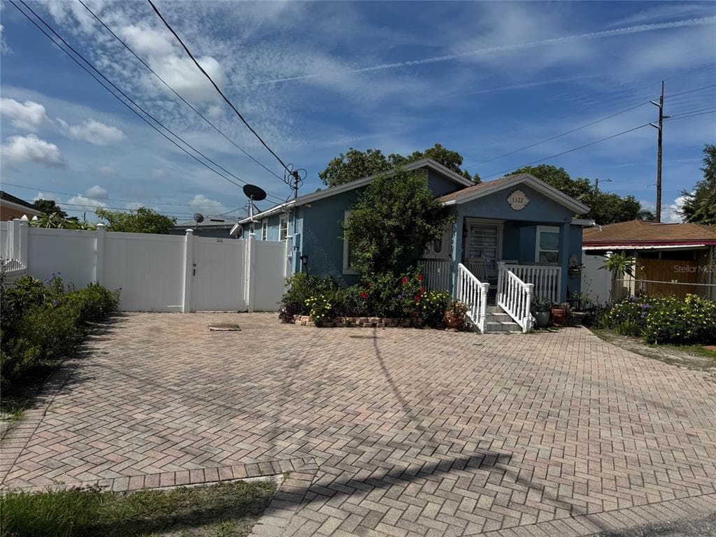 3322 W SAINT JOSEPH STREET TAMPA, FL 33607