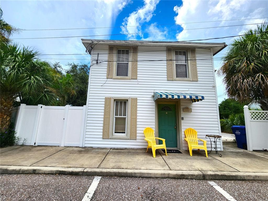 1205 OMAHA CIRCLE