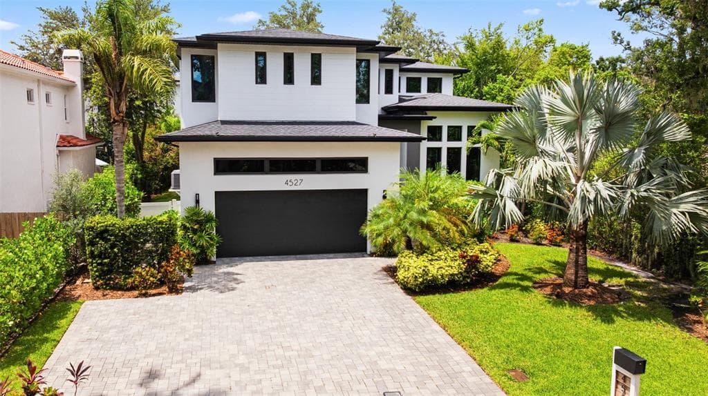 4527 W AZEELE STREET TAMPA, FL 33609