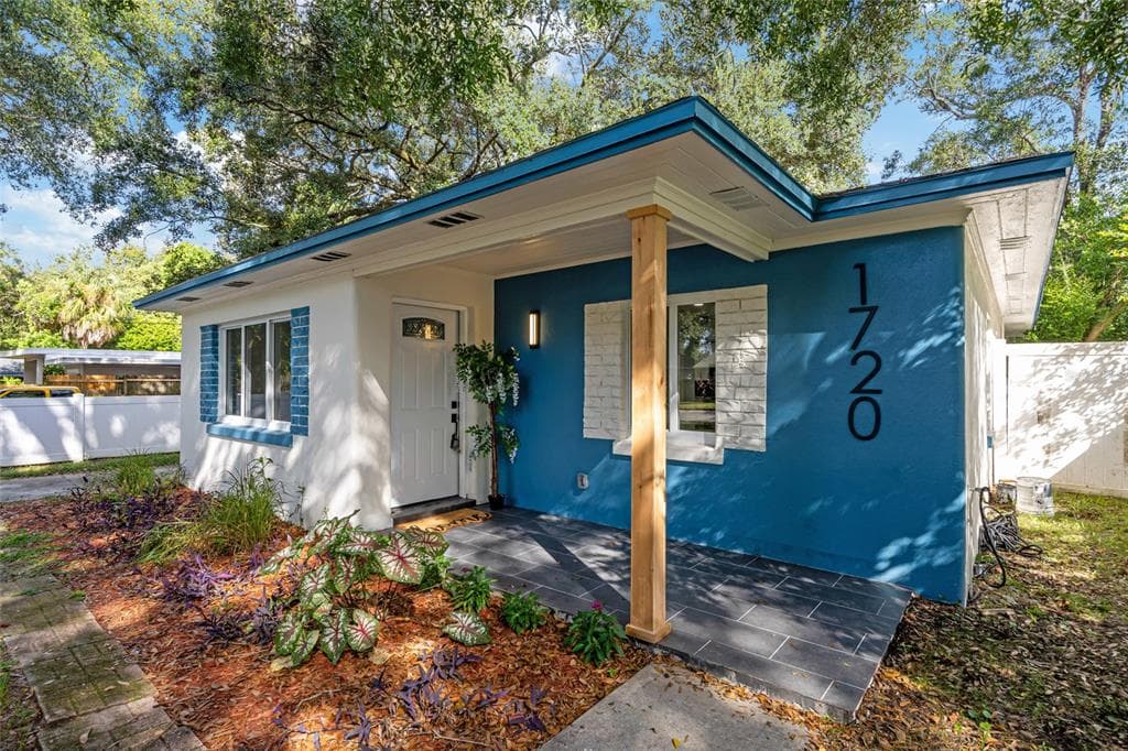 1720 SE LAMBRIGHT STREET TAMPA, FL 33610