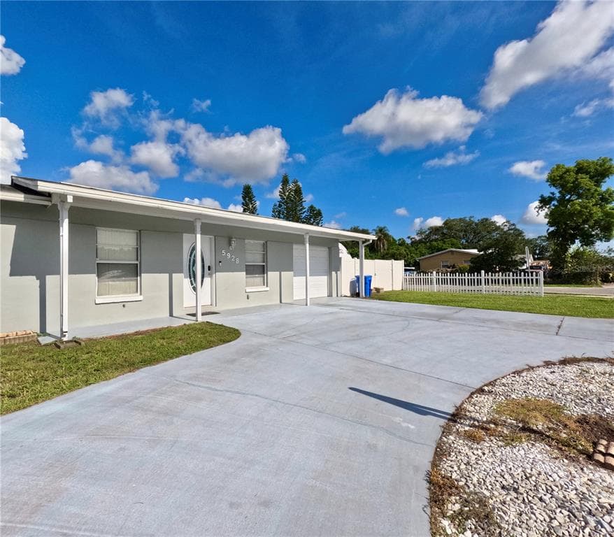 5928 YORKSHIRE ROAD TAMPA, FL 33634