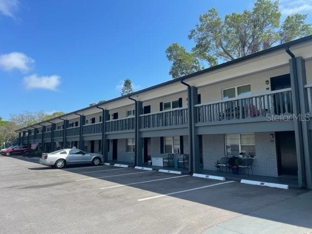 675 INDIAN ROCKS ROAD N UNIT 202B BELLEAIR BLUFFS, FL 33770