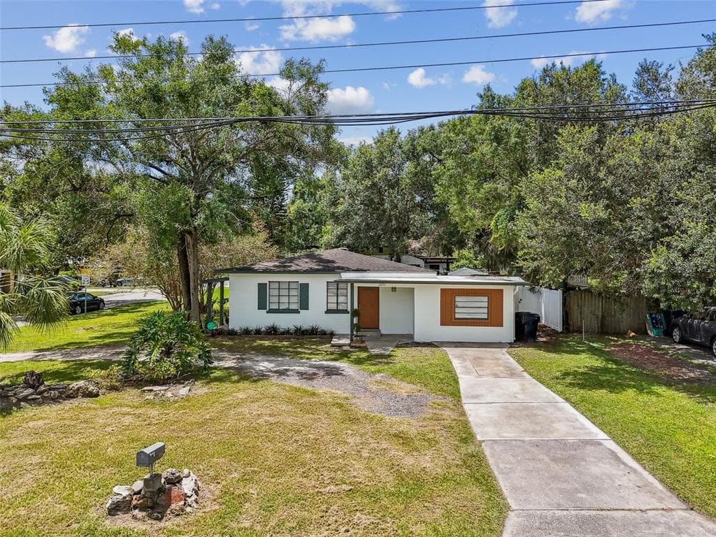 2211 E HANNA AVENUE TAMPA, FL 33610