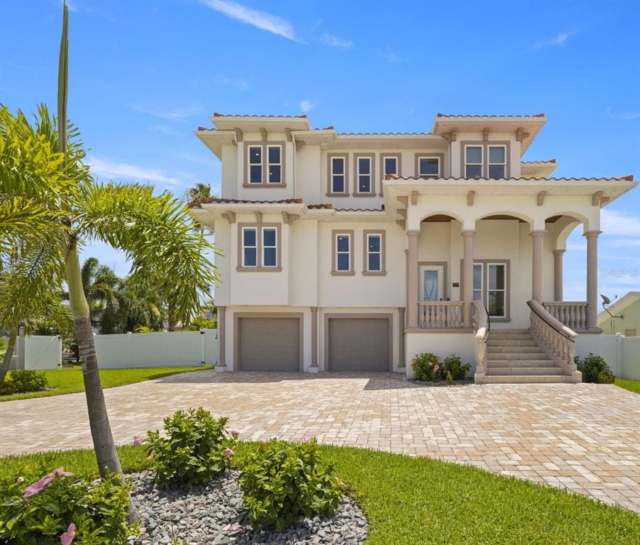 3141 HIBISCUS DRIVE W