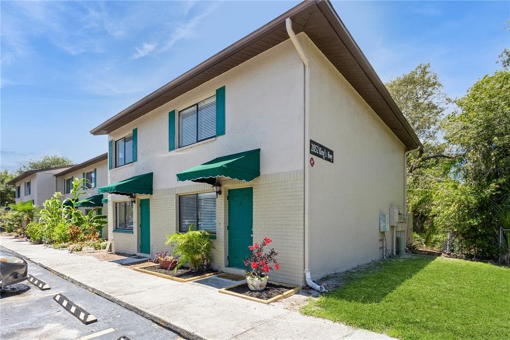 2052 KINGS HIGHWAY UNIT 8 CLEARWATER, FL 33755