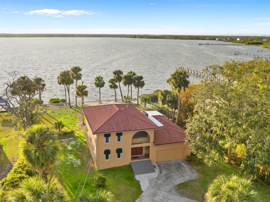 316 SHORE DRIVE E OLDSMAR, FL 34677