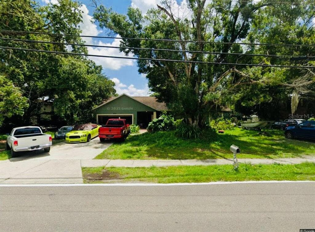 8417 N MANHATTAN AVENUE TAMPA, FL 33614