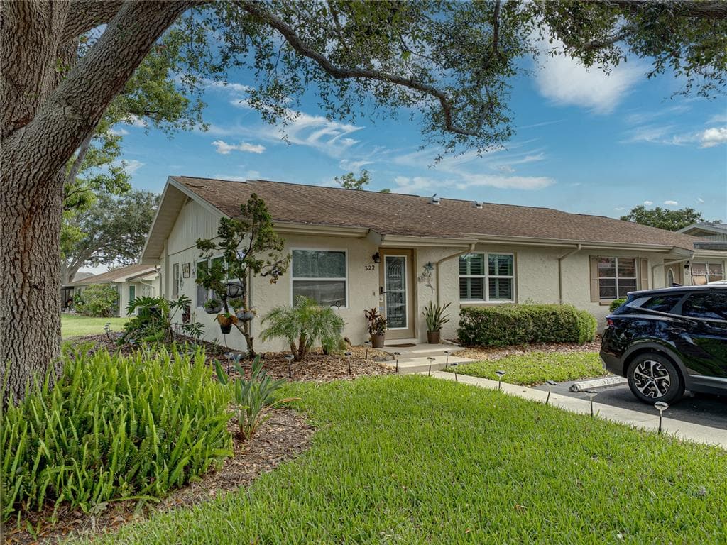 322 GLOUCESTER BOULEVARD UNIT 322 SUN CITY CENTER, FL 33573