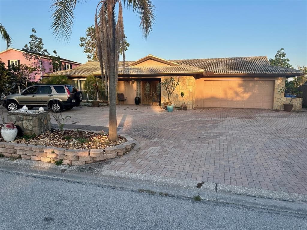 3920 VENETIAN WAY TAMPA, FL 33634