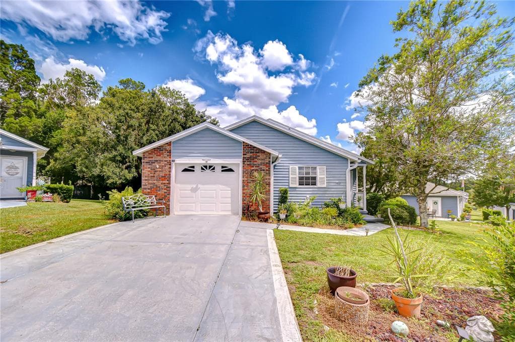 5912 NEWBERRY COURT ZEPHYRHILLS, FL 33542