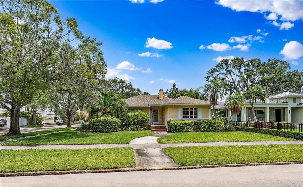 605 15TH AVENUE NE ST PETERSBURG, FL 33704