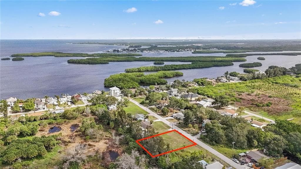 1115 CANAL STREET RUSKIN, FL 33570