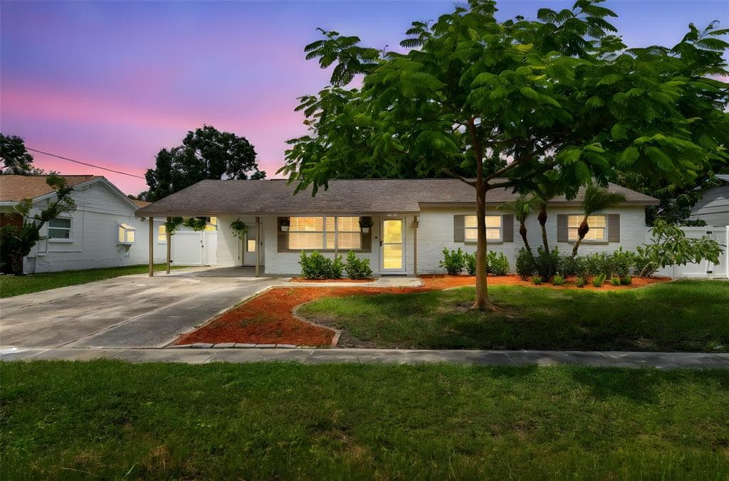 4703 W PAUL AVENUE TAMPA, FL 33611