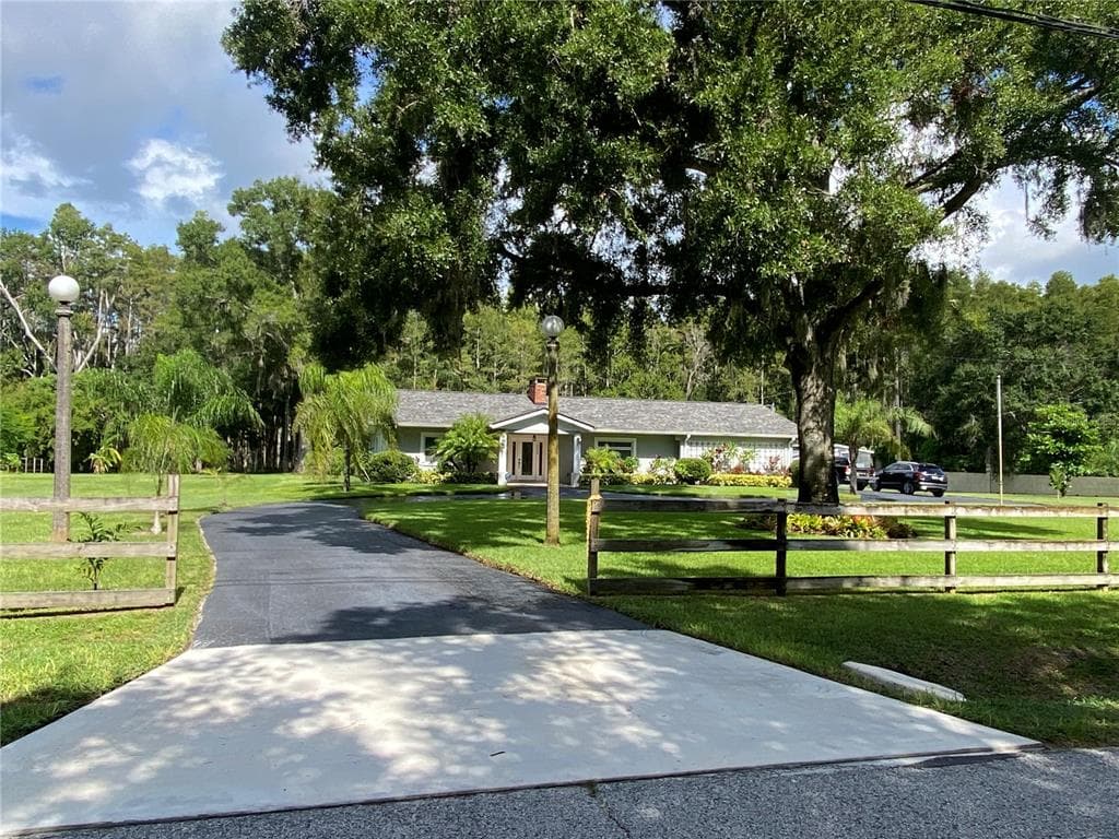 16918 TOBACCO ROAD LUTZ, FL 33558