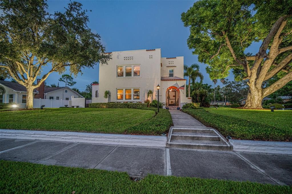 301 CITRUS AVENUE DUNEDIN, FL 34698