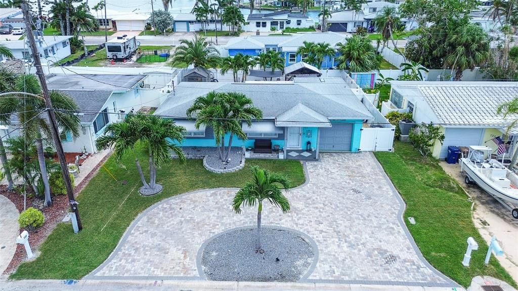 725 SUNSET COVE MADEIRA BEACH, FL 33708