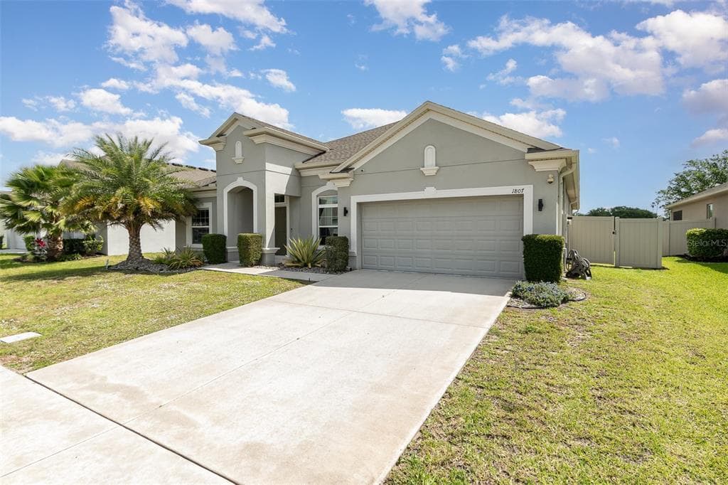 1807 WESTERHAM AVENUE ST CLOUD, FL 34771