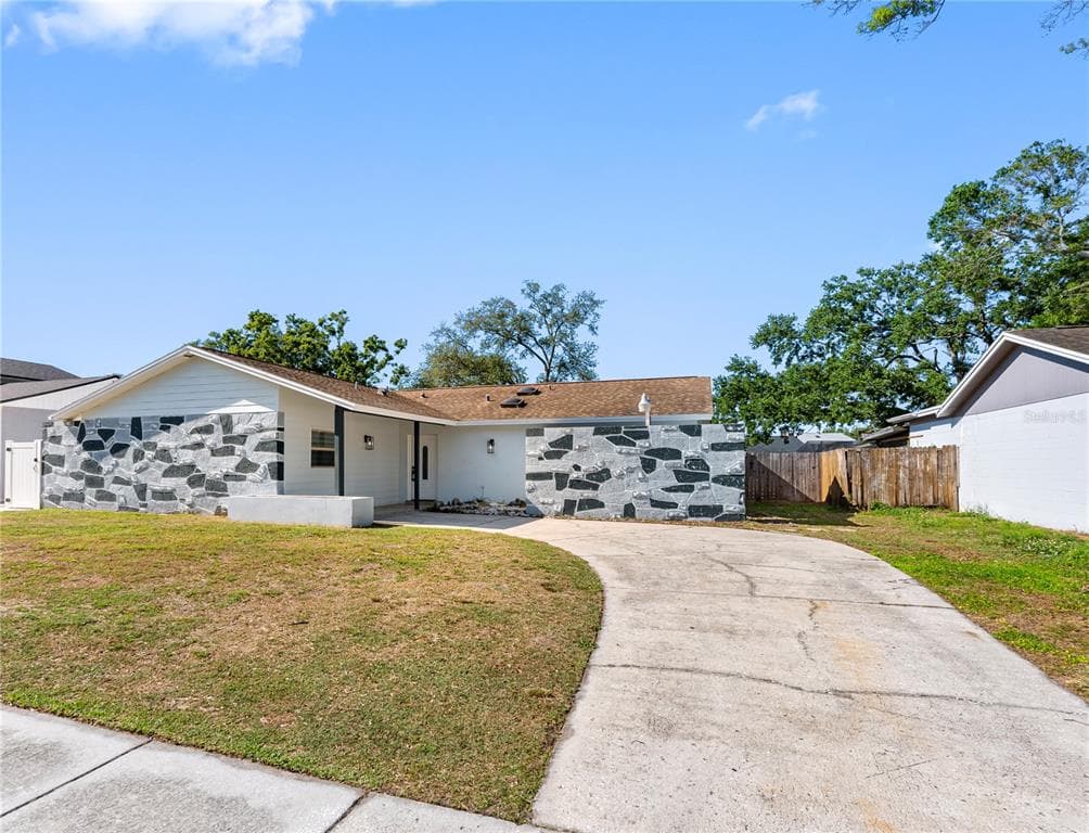 7305 WOODKIRK COURT TAMPA, FL 33634