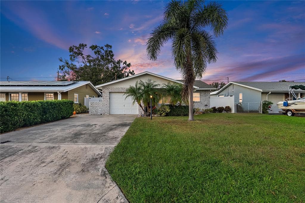 5635 20TH AVENUE N ST PETERSBURG, FL 33710