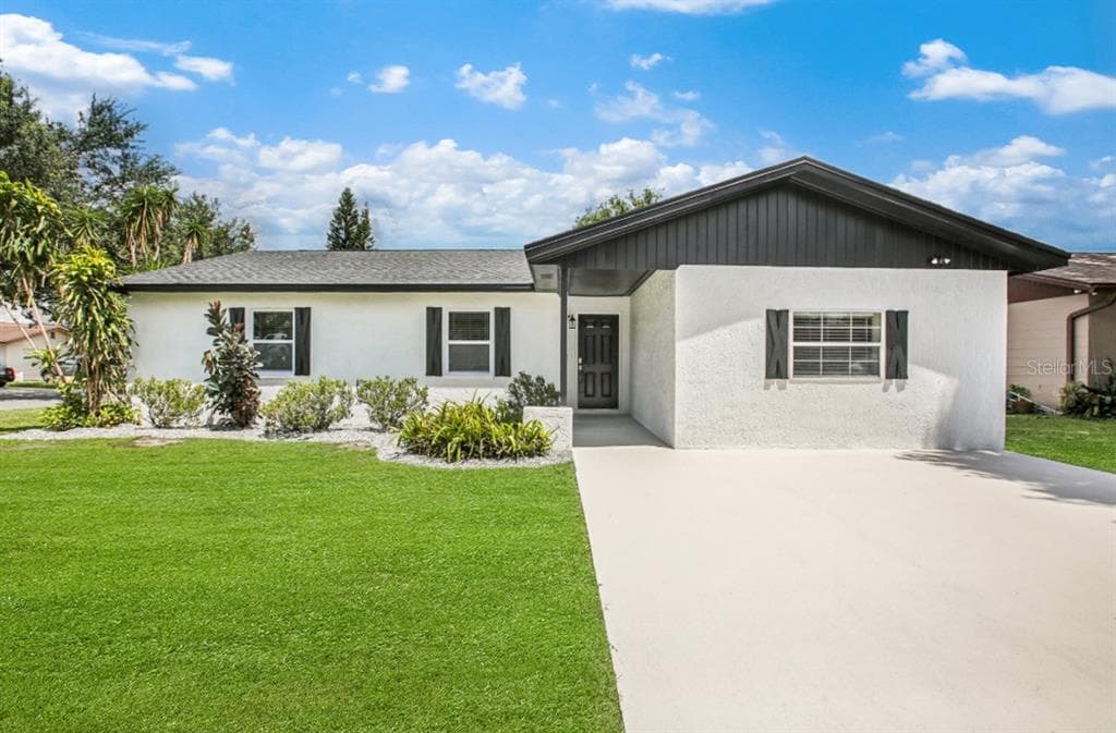 1112 NUTMEG DRIVE LAKELAND, FL 33801