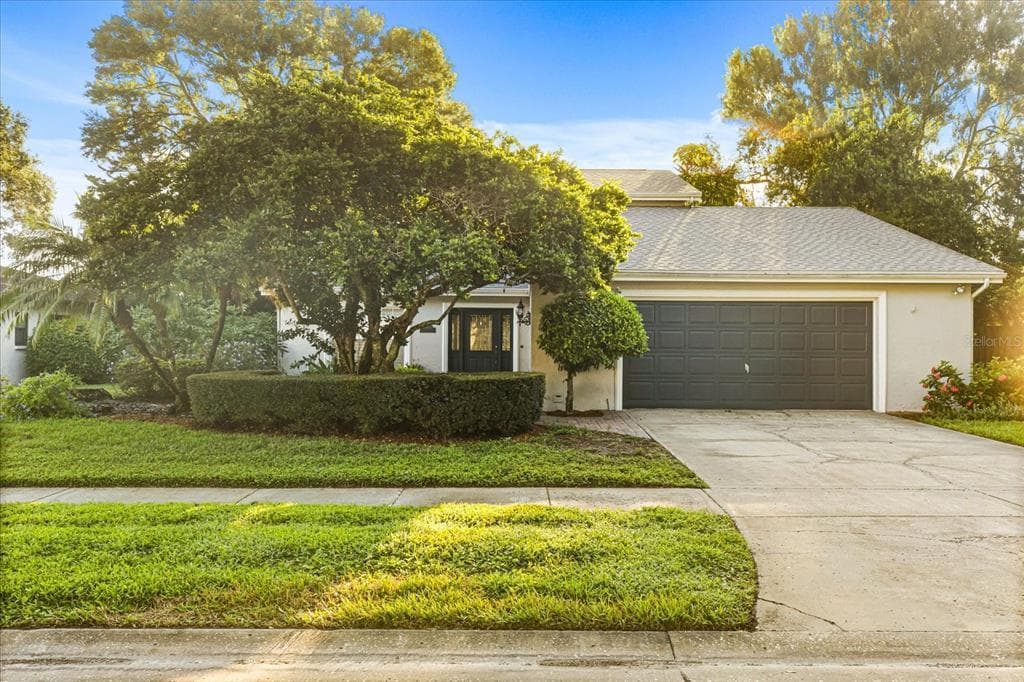 13817 CYPRESS VILLAGE CIRCLE TAMPA, FL 33618