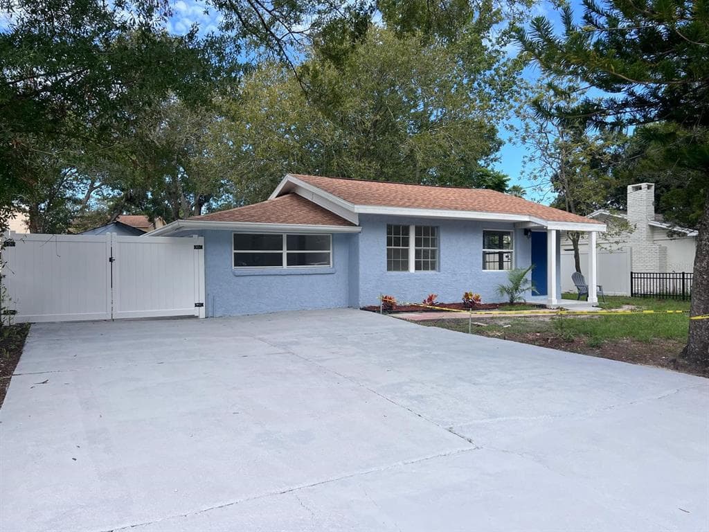 8018 N EDISON AVENUE TAMPA, FL 33604
