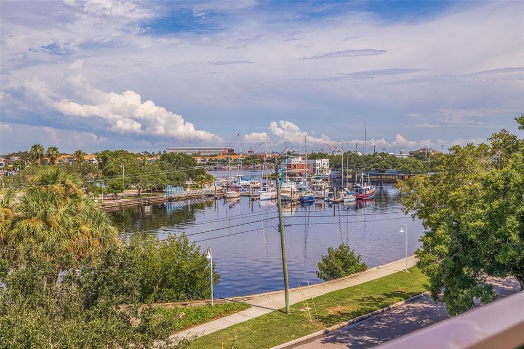 90 COLUMBIA DRIVE UNIT 2 TAMPA, FL 33606