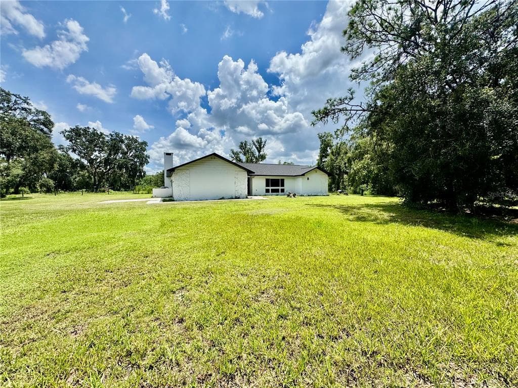 5812 N DORMANY ROAD PLANT CITY, FL 33565