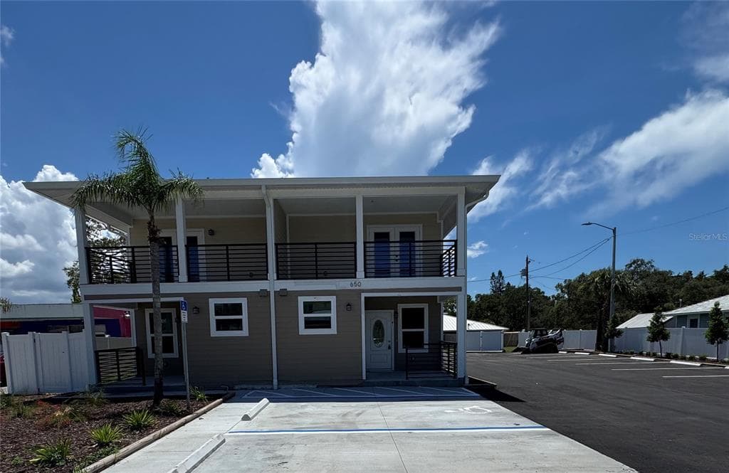650 E TARPON AVENUE UNIT A1 TARPON SPRINGS, FL 34689