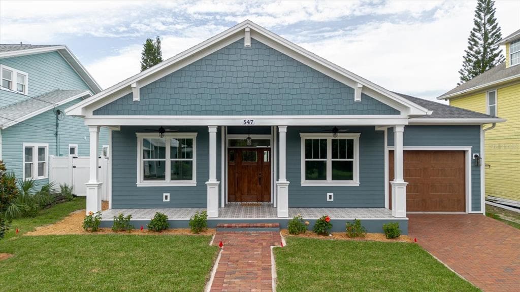 547 DIVISION STREET TARPON SPRINGS, FL 34689