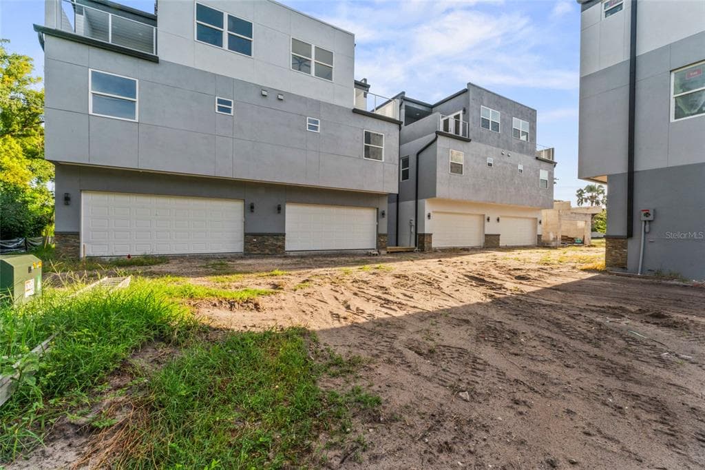 809 W LINEBAUGH AVE UNIT 2A