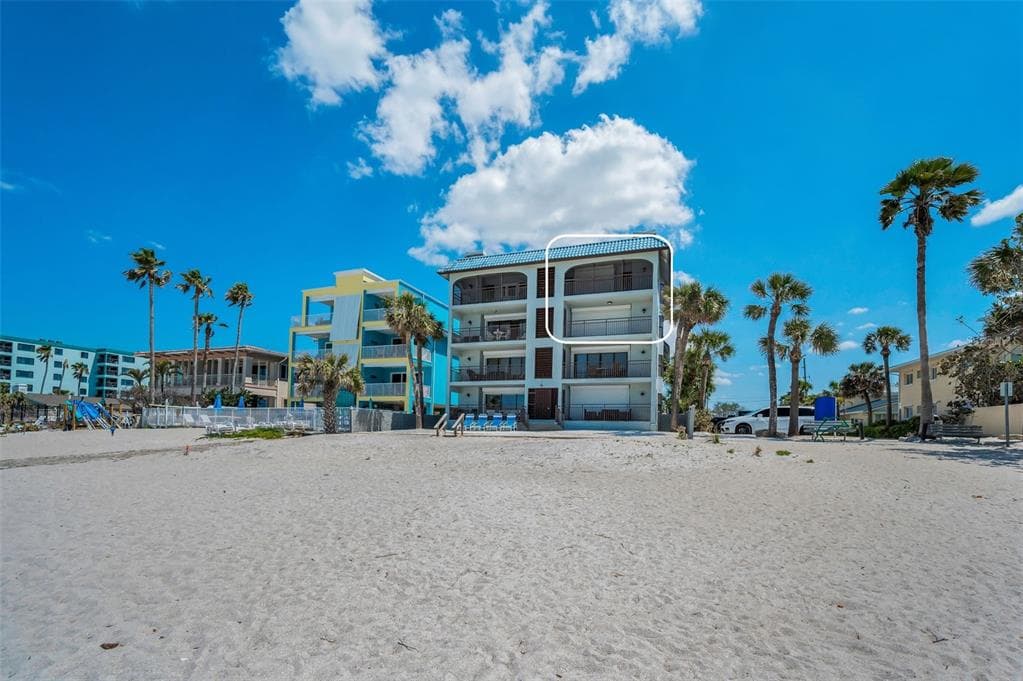 2300 BEACH TRAIL UNIT 5 INDIAN ROCKS BEACH, FL 33785