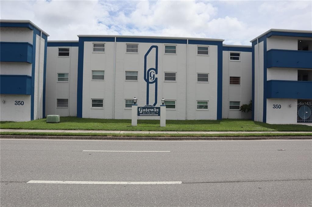 350 79TH AVENUE N UNIT 236 ST PETERSBURG, FL 33702