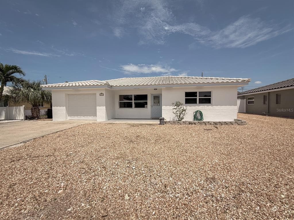 209 45TH AVENUE ST PETE BEACH, FL 33706