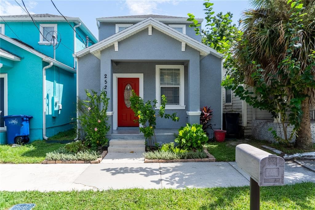 2520 W CHESTNUT STREET TAMPA, FL 33607
