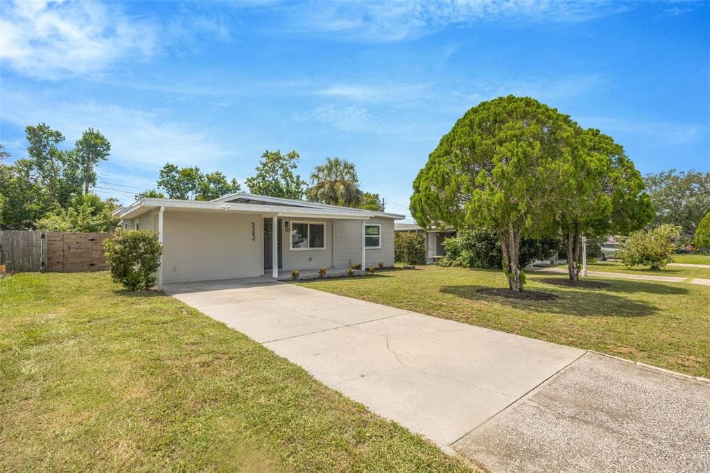 5242 45TH AVENUE N ST PETERSBURG, FL 33709