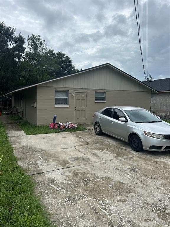 8105 N KLONDYKE STREET TAMPA, FL 33604